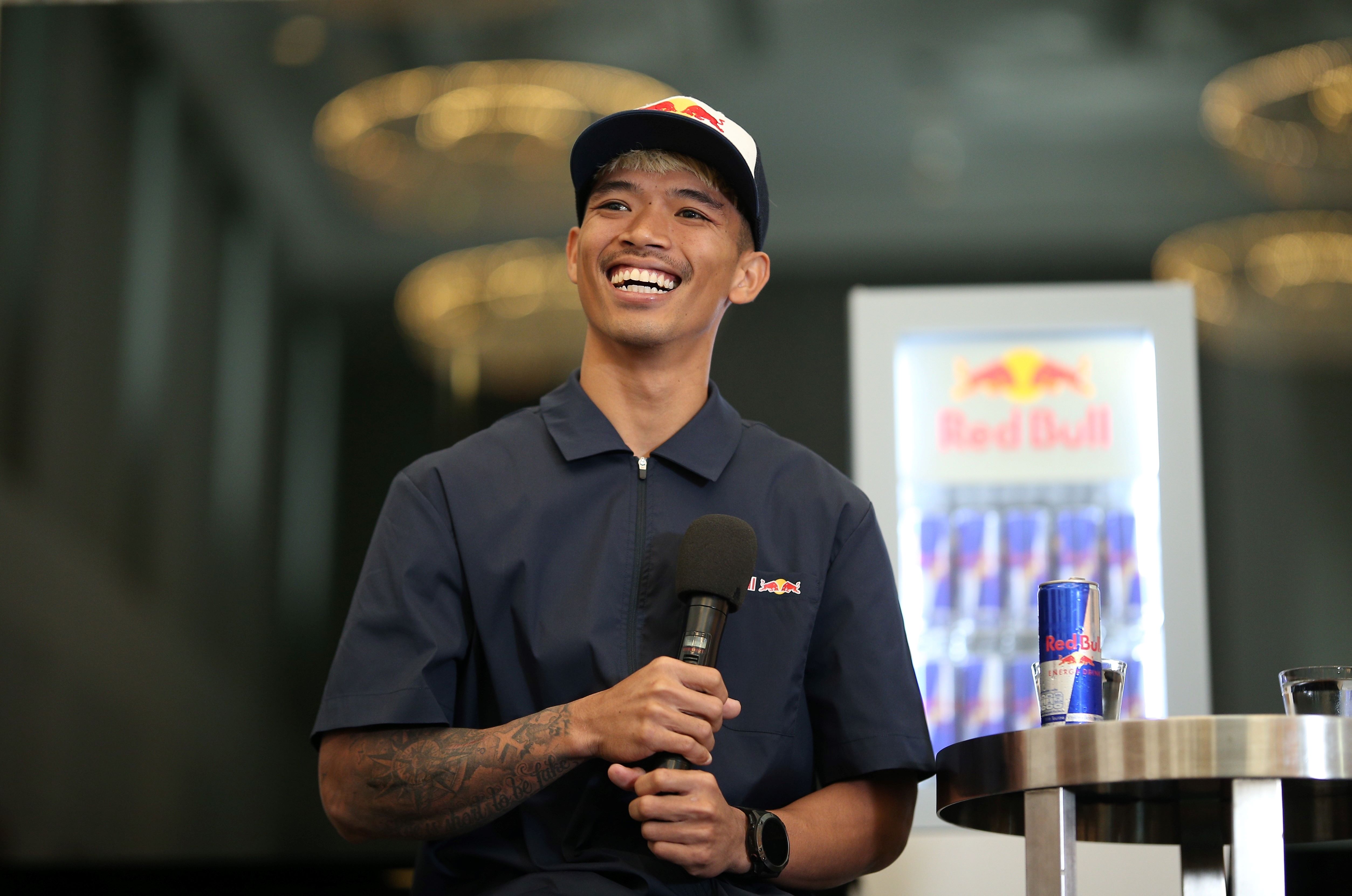 นักแข่ง Red Bull ชาวไทย ก้อง - สมเกียรติ จันทรา เตรียมอุ่นเครื่อง เชคดาวน์ เทสต์ ที่ เซปังฯ