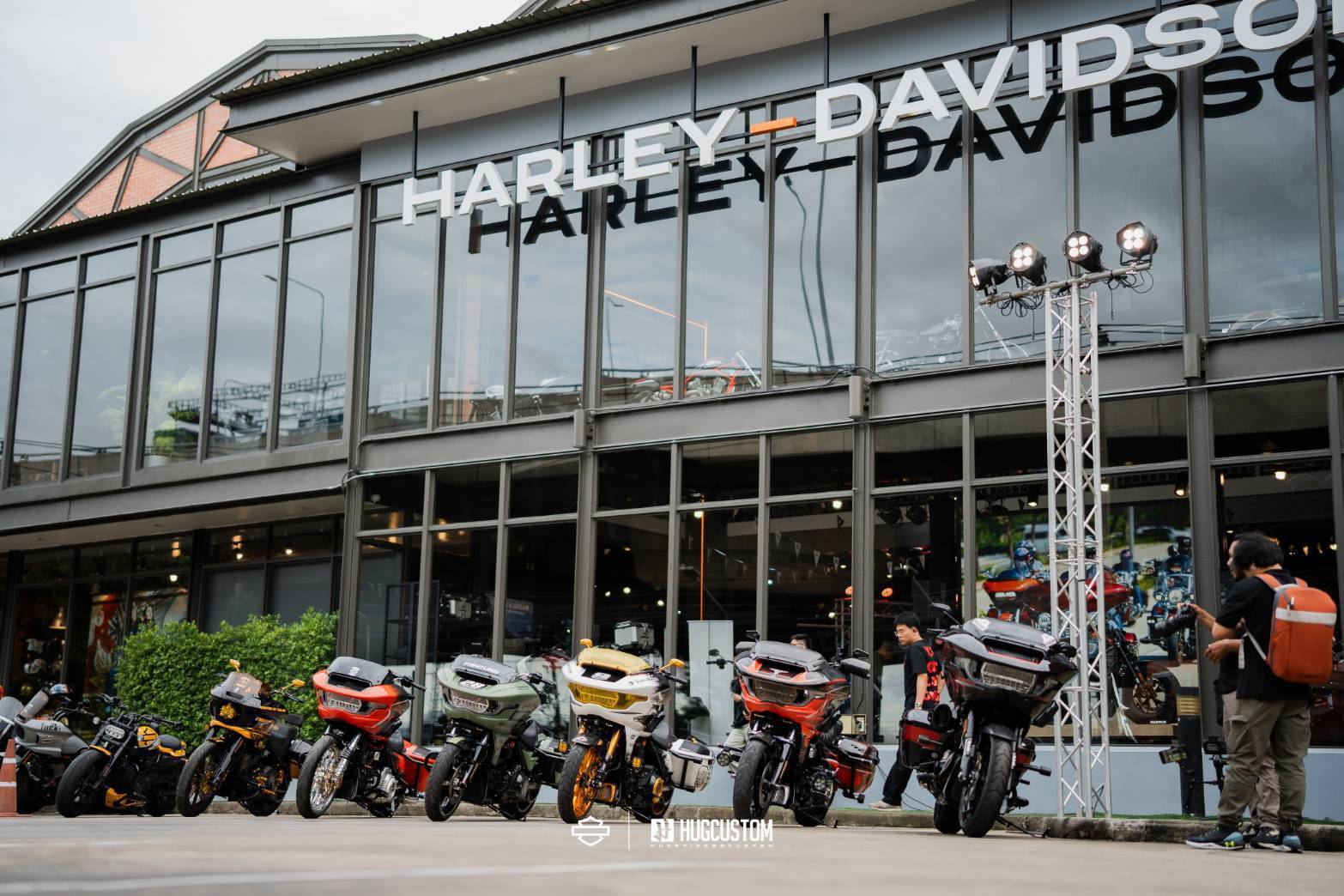 Harley-Davidson Asia & HUGSTICKERCUSTOM