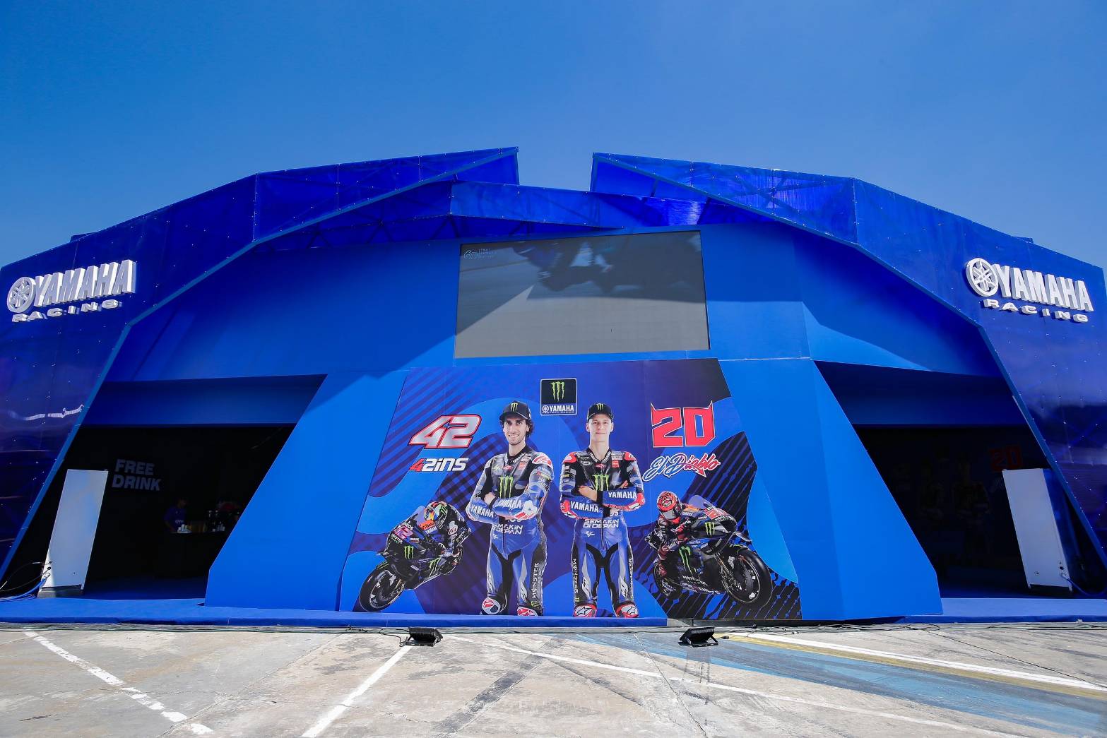 ยามาฮ่าเนรมิต YAMAHA GP PAVILION พร้อมรองรับแฟนมอเตอร์สปอร์ตทั่วโลก ในการแข่งขัน Thailand Grand Prix 2024 จัดเต็มกระทบไหล่ 2 นักแข่งระดับโลก