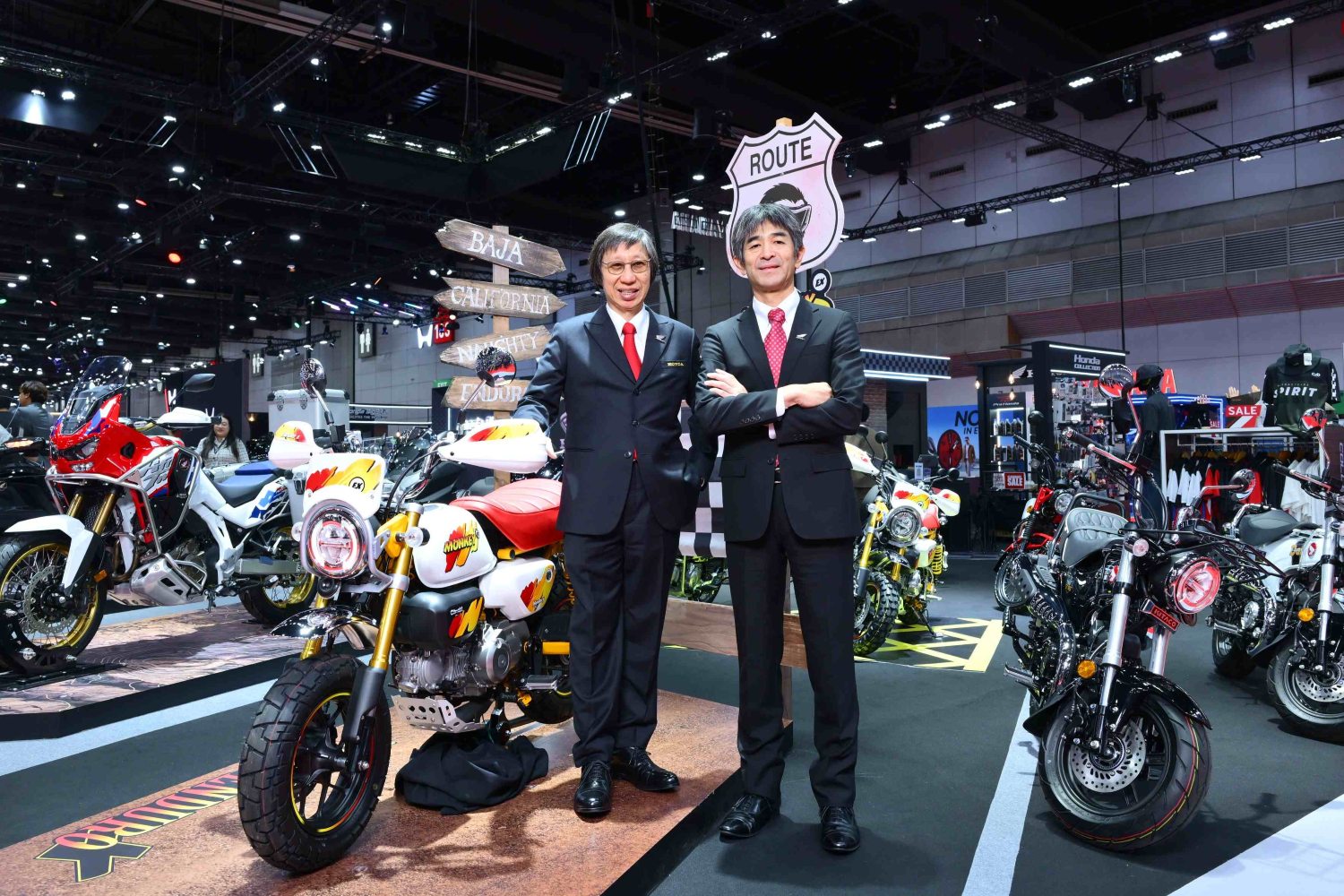 ครั้งแรกในไทย! New Honda CB1000GT สปอร์ตทัวร์ริ่ง 4 สูบ ถ่ายทอดเทคโนโลยีจาก CBR Fireblade พร้อม New Honda Monkey EX Custom Edition